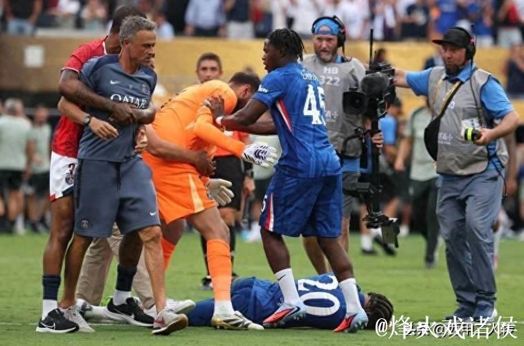 巴黎主教练恩里克赛后失态,引法国媒体集体炮轰 巴黎主教练恩里克赛后失态,引法国媒体集体炮轰