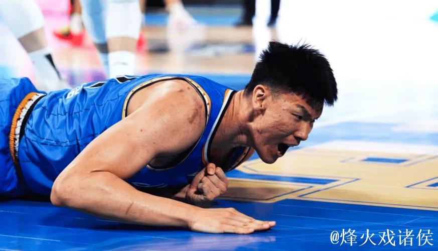 范子铭16+11雷蒙19分 首钢大胜上海总比分1-1 范子铭16+11雷蒙19分 首钢大胜上海总比分1-1